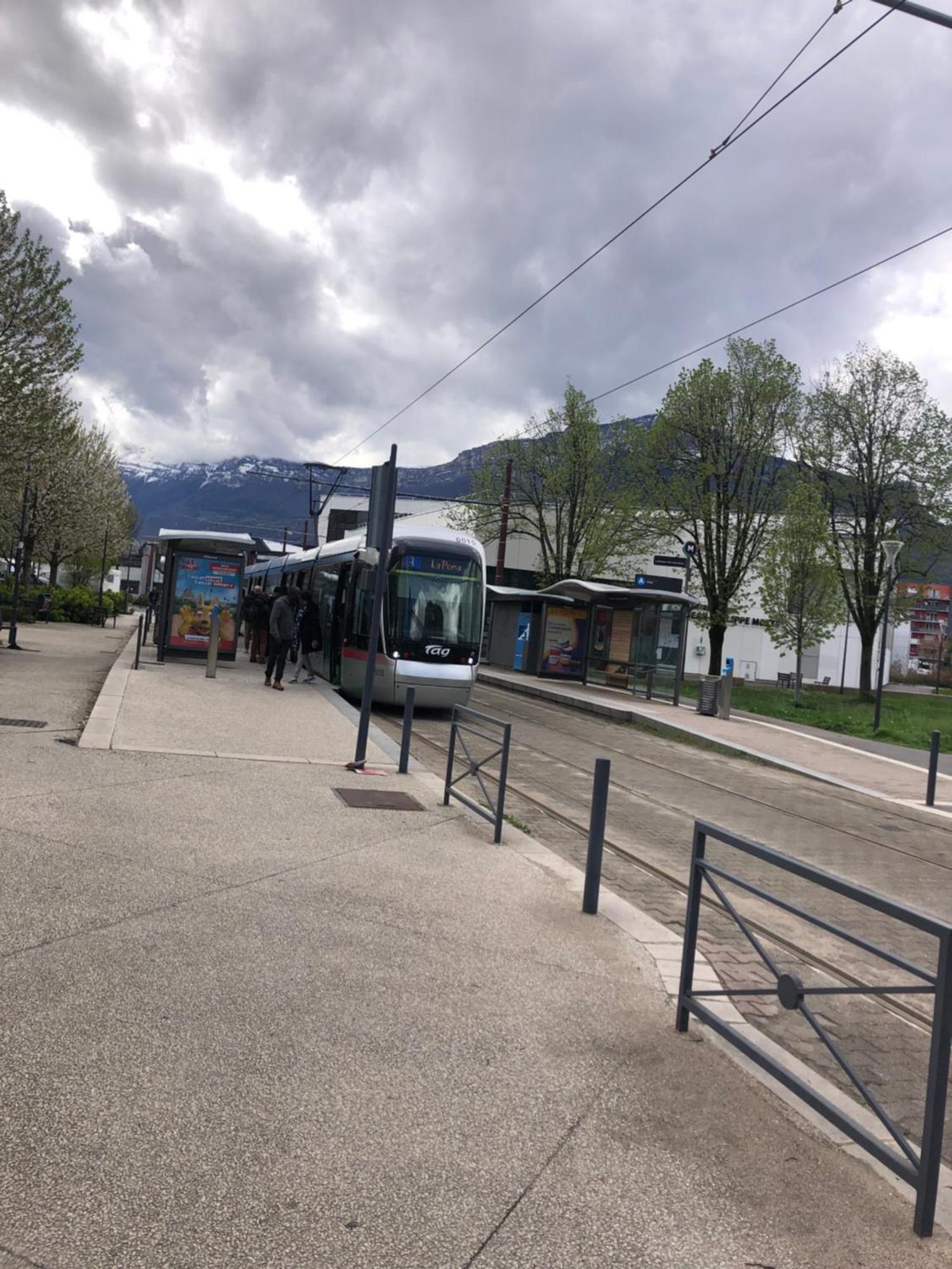 Soyeux De La Bruyere/ Grenoble*Parking Gratuit Apartment Luaran gambar
