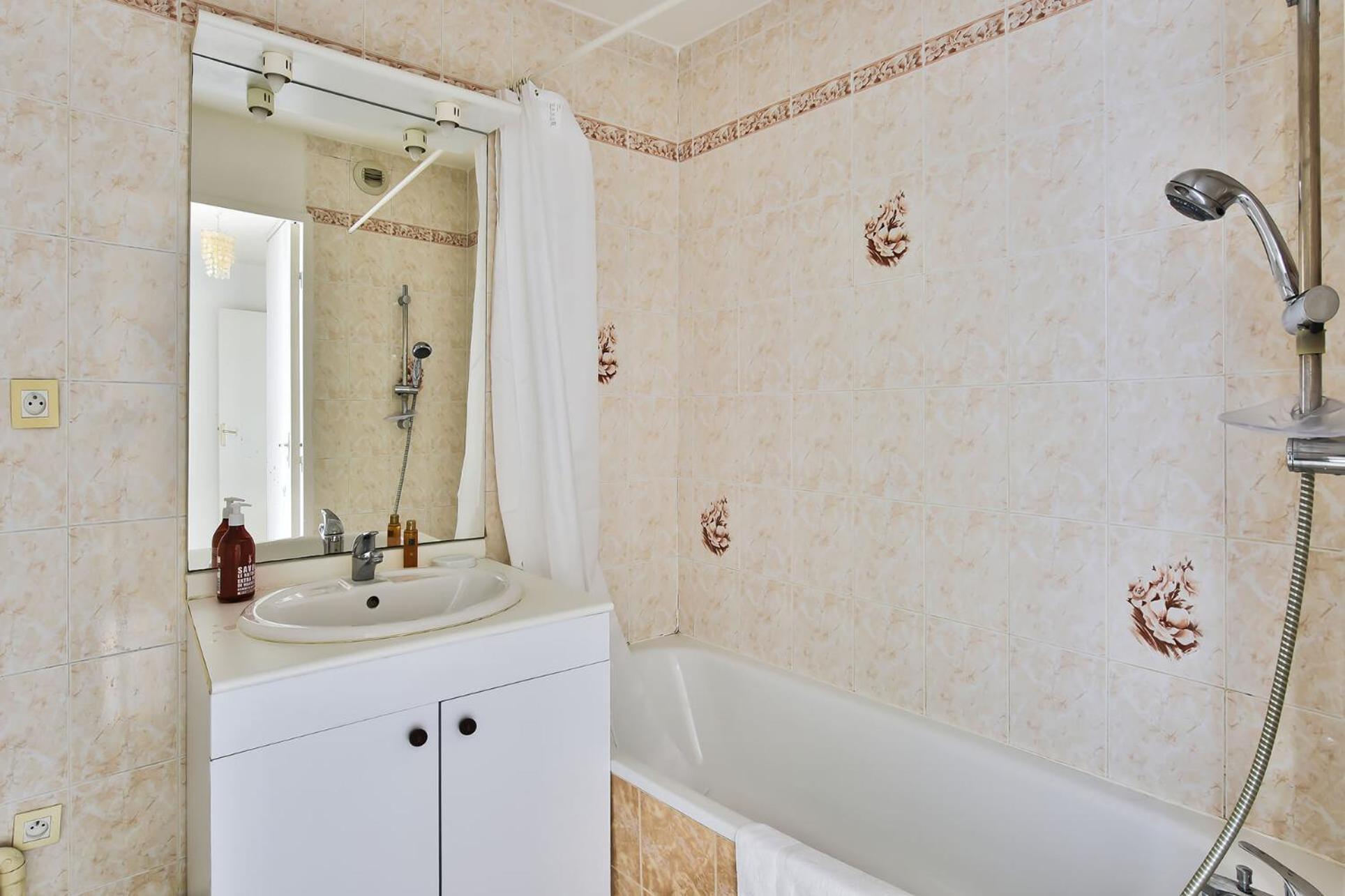 Soyeux De La Bruyere/ Grenoble*Parking Gratuit Apartment Luaran gambar